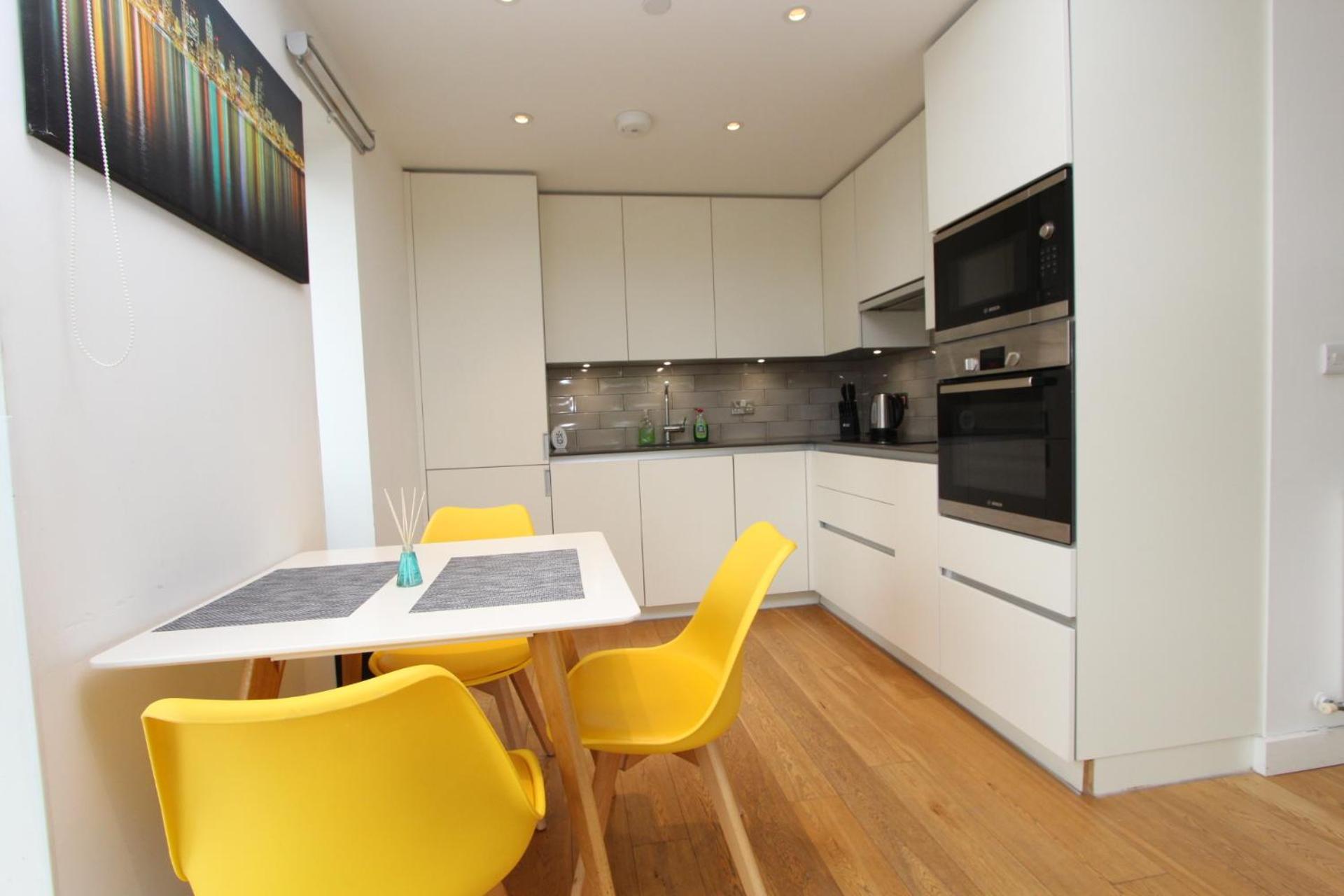 Spacious & Modern 1 Bedroom Close To Station In E16 伦敦 外观 照片